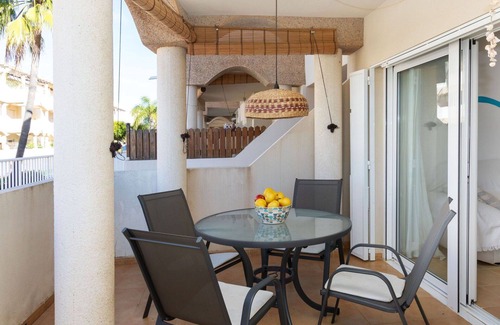 Vinaros Apartment | Beautiful apartment for 4 people with pool, A/C, TV, patio and pets allowed