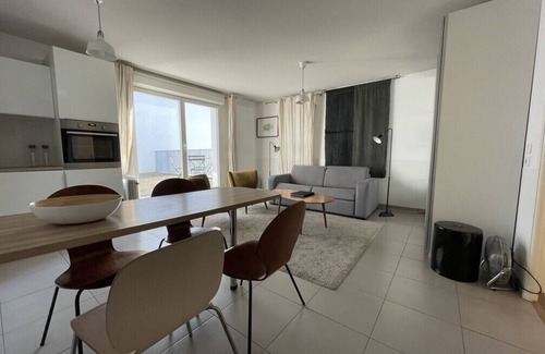 Saint-Bruno - Saint-Victor Apartment | Beautiful apartment for 4 people with parking, near Cité du Vin