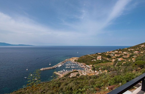 Cargese Apartment | Beautiful apartment for 4 guests with WIFI, A/C and patio