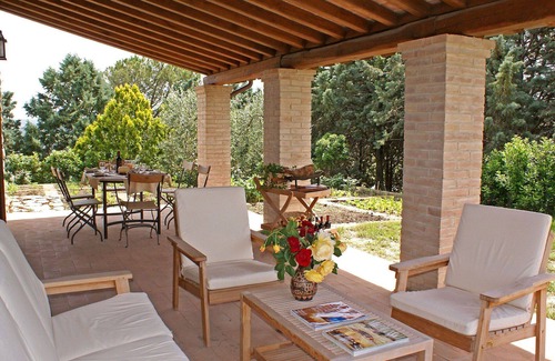 Allerona Apartment | Beautiful apartment for 6 people with pool, WIFI, TV, patio, pets allowed and panoramic view