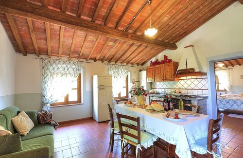 Peccioli Apartment | Beautiful apartment for 6 guests with A/C, WIFI, pool, TV, pets allowed and panoramic view