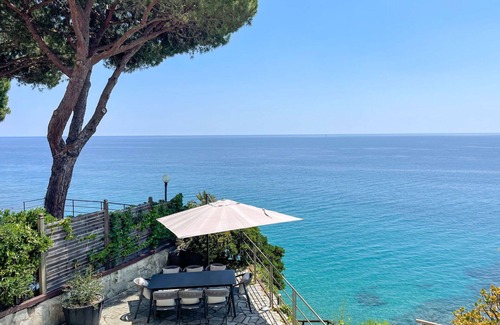 Varazze Apartment | Beautiful apartment for 6 guests with A/C, WIFI, TV and patio