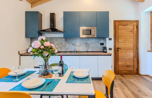 Verceia Apartment | Beautiful apartment for 4 people with WIFI, A/C, TV and balcony