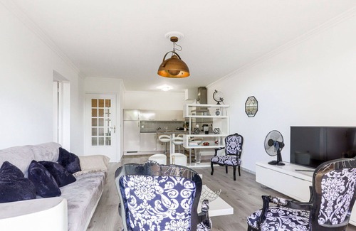 Eze Apartment | Beautiful apartment for 4 people with WIFI, pool, TV, terrace and pets allowed