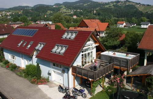 Ligist Apartment | Beautiful apartment for 6 guests with WIFI, private pool, TV, terrace and parking