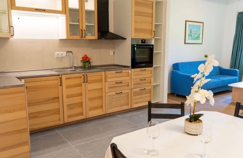 Strobl Apartment | Beautiful apartment for 6 people with WIFI, TV and patio