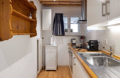 Davos-Dorf Apartment | Beautiful apartment for 4 guests with pool, WIFI, TV and balcony