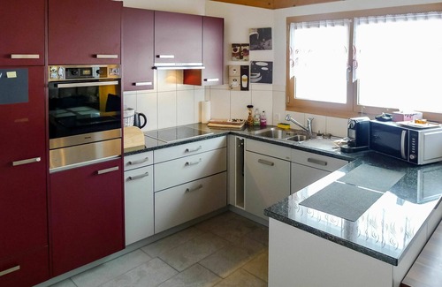 Zillis Apartment | Beautiful apartment for 7 people with WIFI, TV, balcony and panoramic view