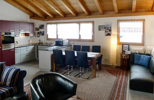 Zillis Apartment | Beautiful apartment for 7 people with WIFI, TV, balcony and panoramic view