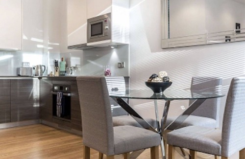 London Borough of Hounslow Apartment | Beautiful apartment for 2 guests with WIFI and TV