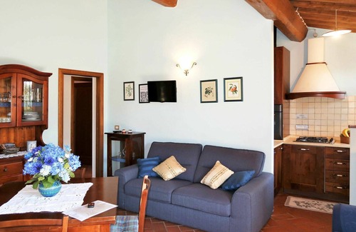 Bucine Apartment | Beautiful apartment for 4 people with pool, WIFI, TV, terrace and pets allowed