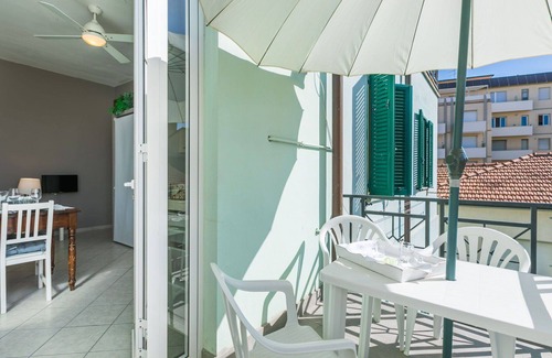 Marina di Cecina Apartment | Beautiful apartment for 4 guests with WIFI and balcony