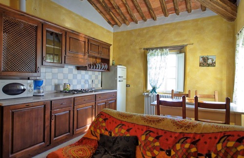 Massarosa Apartment | Beautiful apartment for 4 guests with WIFI, pool, TV and panoramic view, close to Viareggio