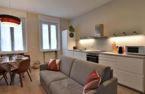 Centro Direzionale Apartment | Beautiful apartment for 4 guests with WIFI, A/C and TV