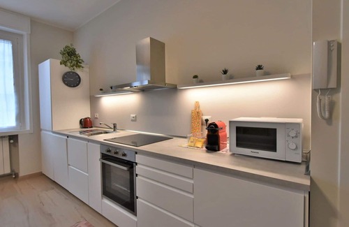 Centro Direzionale Apartment | Beautiful apartment for 4 guests with WIFI, A/C and TV