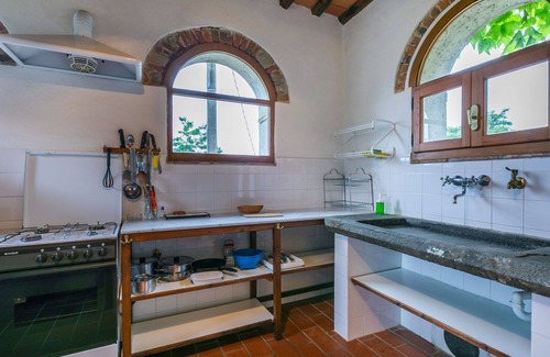 Pescia Apartment | Beautiful apartment for 7 people with pool, WIFI, TV, patio and pets allowed