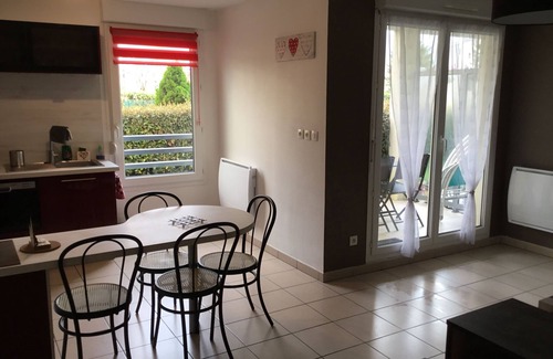 Albertville Apartment | Beautiful apartment T 2 Rez garden with sheltered terrace swimming pool (summer) Fiber