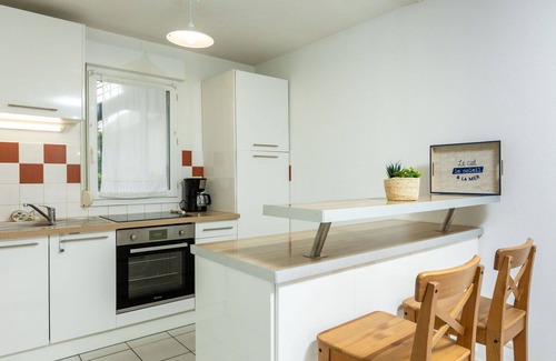 Pleurtuit Apartment | Beautiful apartment for 4 guests with WIFI, TV and terrace