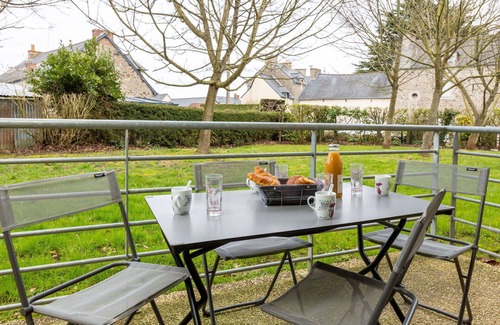 Pleurtuit Apartment | Beautiful apartment for 4 guests with WIFI, TV and terrace