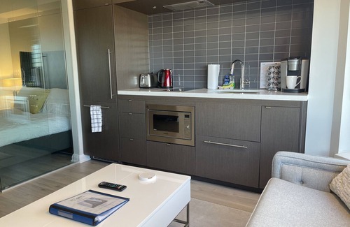 Bloor-Yorkville Apartment | Beautiful apartment , Fully furnished in the hart of Yorkville