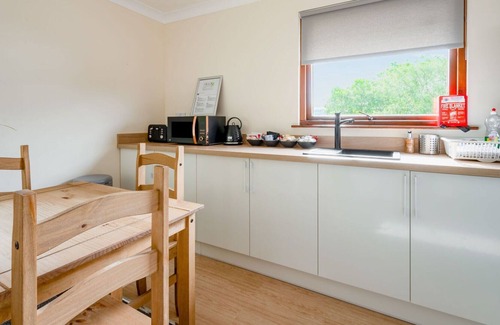East Lewiston Apartment | Beautiful apartment for 9 guests with WIFI, TV, pets allowed and parking