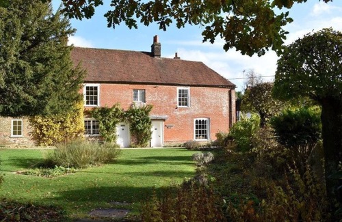 Winchester Apartment | Beautiful apartment in the heart of dreamy town of Winchester
