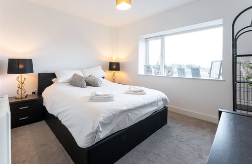 Fernhill Heath Apartment | Beautiful Apartment Worcester - free parking
