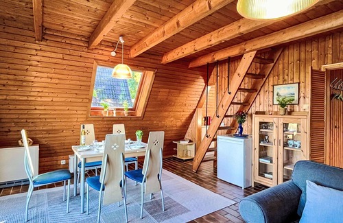 Wilhelmsdorf House | Beautiful apartment in villa for 5 guests with WIFI, TV, patio, pets allowed and panoramic view