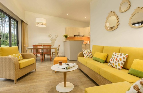 Hattigny House | Beautiful apartment in villa for 4 people with WIFI, pool, TV and terrace