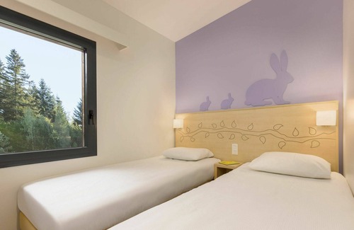 Hattigny House | Beautiful apartment in villa for 4 people with WIFI, pool, TV and terrace