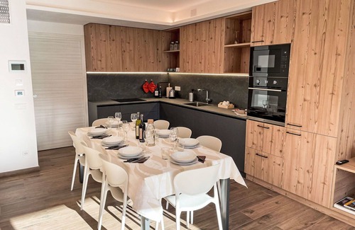 Bianzone House | Beautiful apartment in villa for 8 guests with WIFI, A/C, TV, terrace and pets allowed