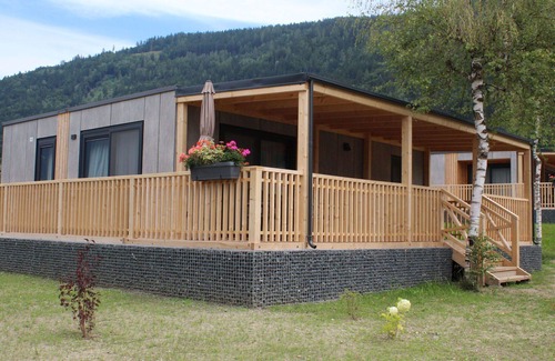 Ossiach House | Beautiful apartment in villa for 2 guests with WIFI, A/C, TV and terrace