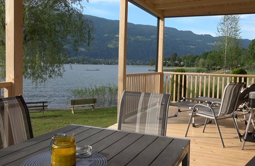 Ossiach House | Beautiful apartment in villa for 2 guests with WIFI, A/C, TV and terrace