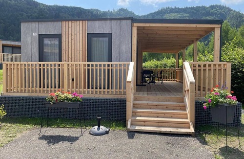 Ossiach House | Beautiful apartment in villa for 2 guests with WIFI, A/C, TV and terrace