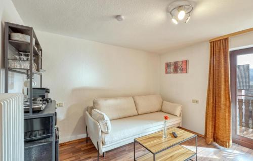 Oberweissenbrunn Apartment | Beautiful Apartment In Bischofsheim