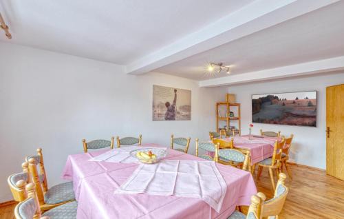 Oberweissenbrunn Apartment | Beautiful Apartment In Bischofsheim