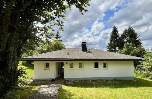 Grafenhausen House | Beautiful apartment in villa for 6 guests with WIFI, TV, terrace and parking