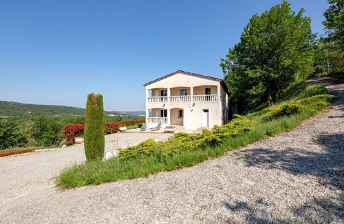 Bauduen Villa | Beautiful apartment in villa for 6 guests with WIFI, TV, balcony, pets allowed and panoramic view