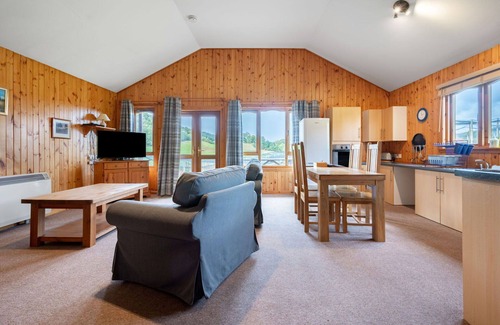 Glen Urquhart House | Beautiful apartment in villa for 6 people with WIFI, TV and pets allowed