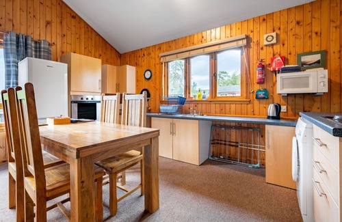 Glen Urquhart House | Beautiful apartment in villa for 6 people with WIFI, TV and pets allowed