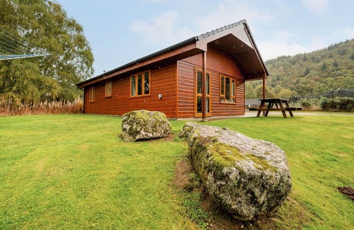 Glen Urquhart House | Beautiful apartment in villa for 6 people with WIFI, TV and pets allowed