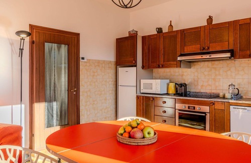 Dervio Villa | Beautiful apartment in villa for 6 people with WIFI, A/C, TV and patio