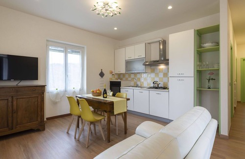 Costa dʼOneglia Villa | Beautiful apartment in villa for 4 people with WIFI, TV, patio, pets allowed and panoramic view