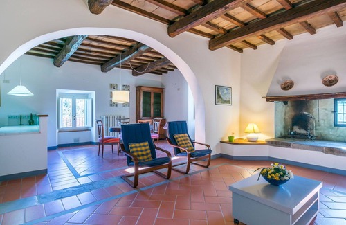 Marradi Villa | Beautiful apartment in villa with WIFI, pool, TV, pets allowed, panoramic view and parking