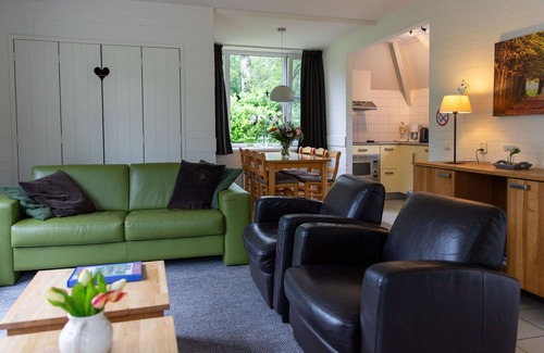 Municipality of Dalfsen House | Beautiful apartment in villa for 4 people with pool, WIFI, TV and terrace