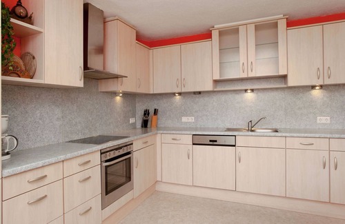 Oetz Apartment | Beautiful apartment in Ötz with garden