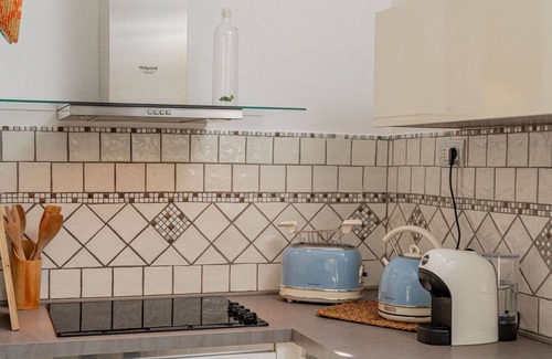 Eden Beach Villa | Beautiful apartment in villa for 5 people with WIFI, A/C, pool, TV and patio