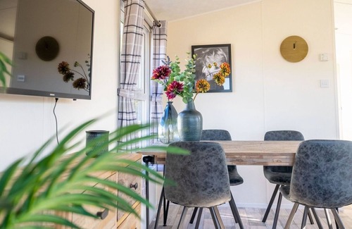 Linden House | Beautiful apartment in villa for 4 people with WIFI, TV, terrace and parking