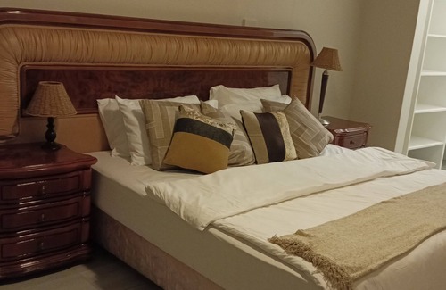 Pretoria Apartment | Beautiful Apartment in the heart of Pretoria. Very close to Brooklyn and Menlyn.