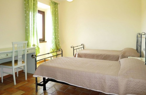 Caprarola Villa | Beautiful apartment in villa for 7 people with WIFI, pool, TV, terrace, pets allowed and parking